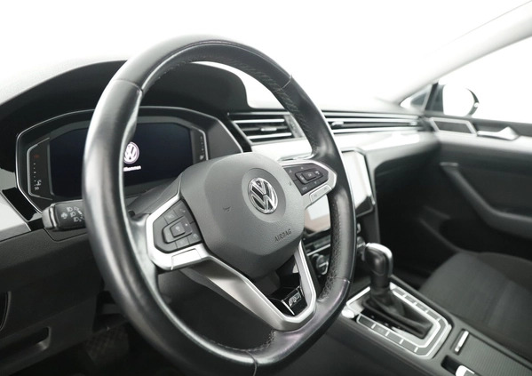 Volkswagen Passat cena 118800 przebieg: 108133, rok produkcji 2020 z Rybnik małe 781